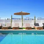 Princess Margaret Luxury בית נופש