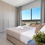 Princess Margaret Luxury * פרוטאראס