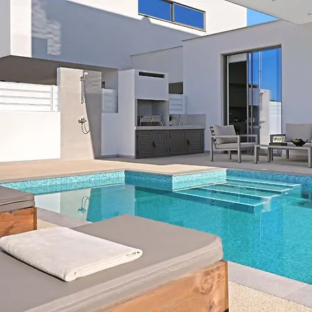 Princess Margaret Luxury Semesterbostad Protaras