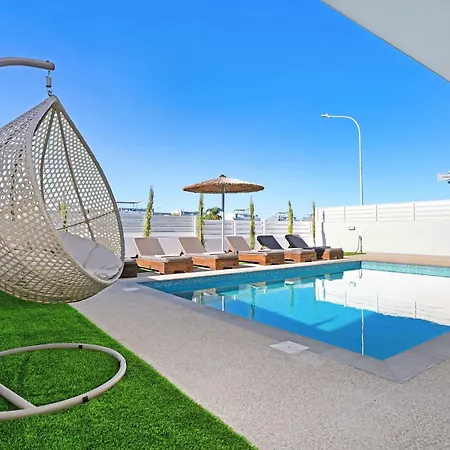 Princess Margaret Luxury פרוטאראס